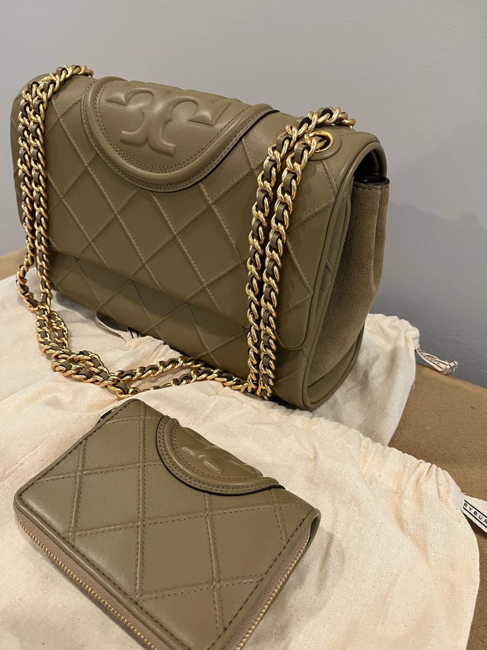 Tory Burch Pebble Stone Quilted Leather Shoulder Bag with Gold Chain